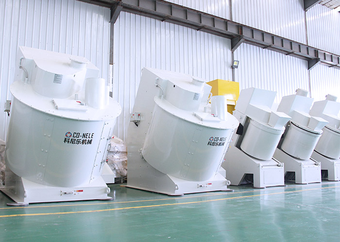 傾斜式耐火澆注料混合機(jī) 傾斜式耐火澆注料混合機(jī)